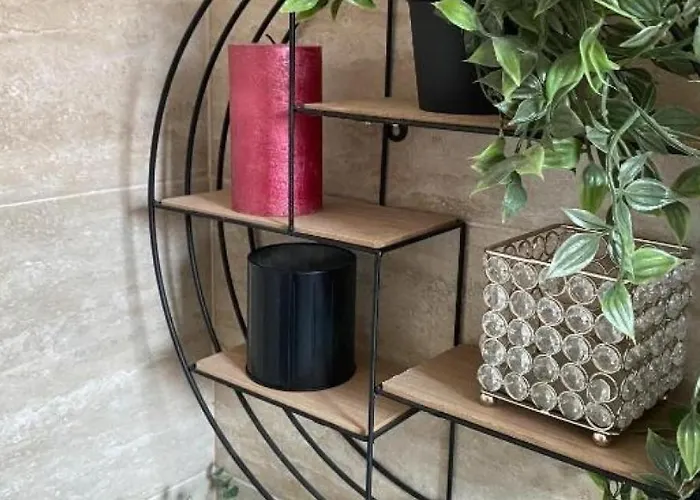 Jozephine 2 By Guide * Pula