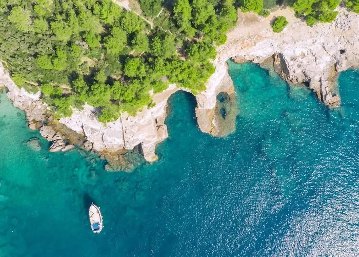 Jozephine 2 By Guide * Pula